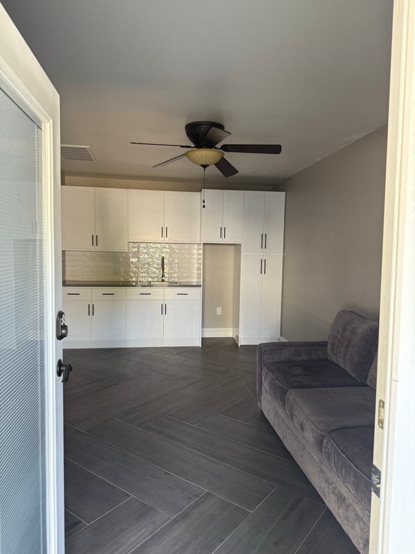 Photo - 40089 High St