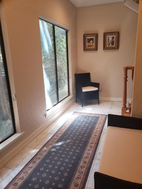 Entry Foyer - 1432 W 16th St Unit Studio