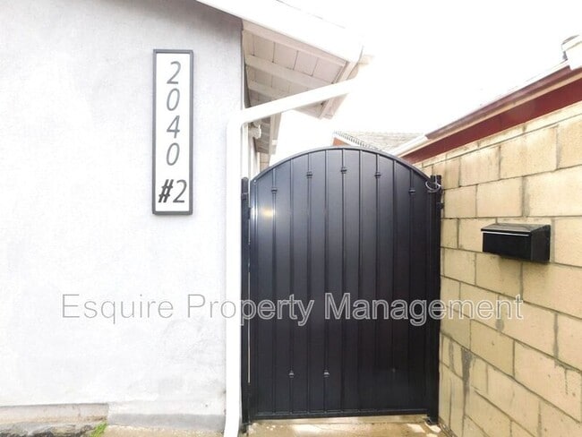 Building Photo - 2040 Camino Del Sol Unit #2