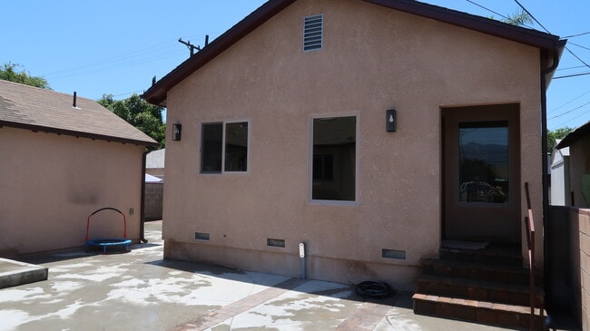 Building Photo - 441 S Main St Unit A