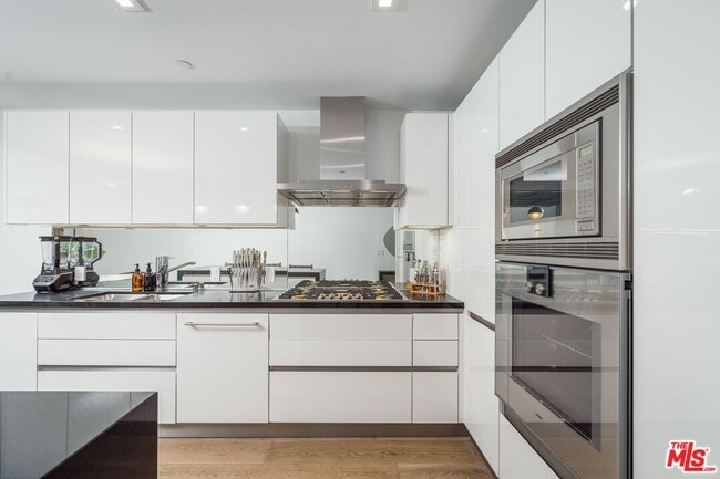 Photo - 9000 W 3rd St Unit 211