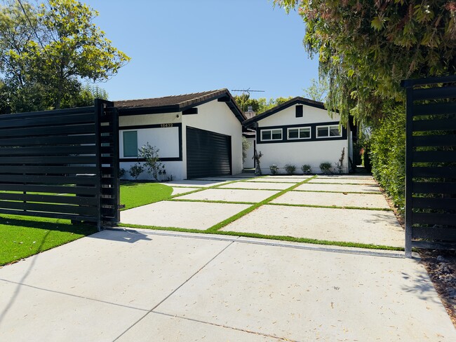 Photo - 18432 Linnet St House