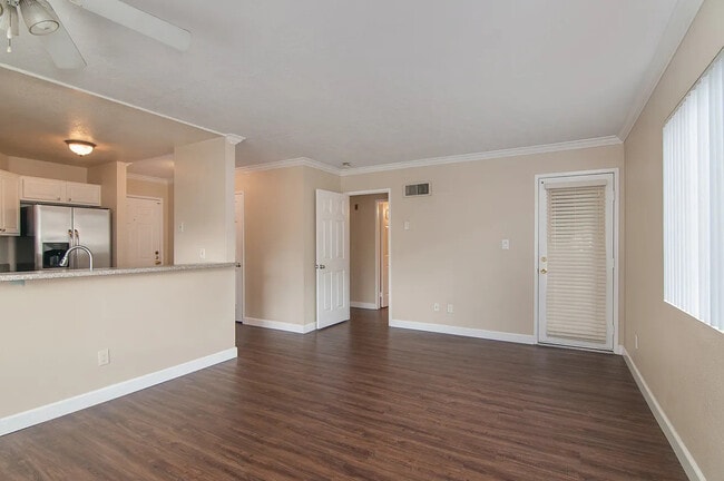 Photo - 7405 Charmant Dr