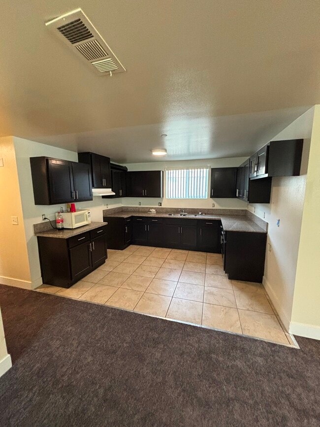 Photo - 632 W 94th St