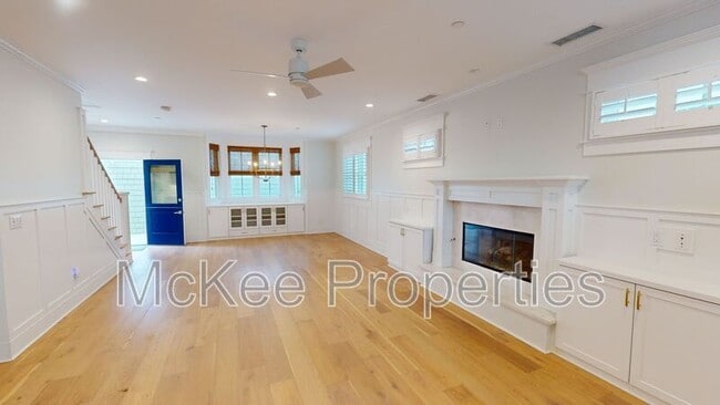 Building Photo - 163 Donax Ave