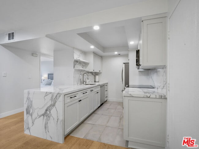 Photo - 1134 Alta Loma Rd Unit 203