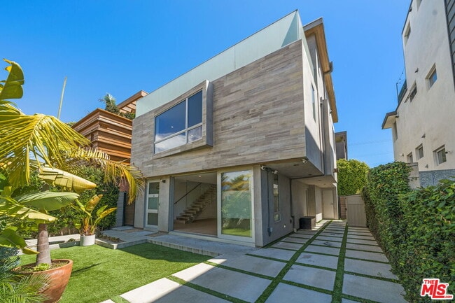 Photo - 808 Brooks Ave