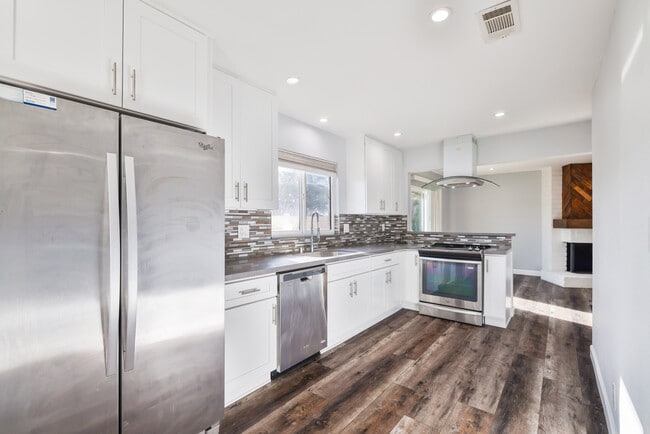 Photo - 2702 College Ln