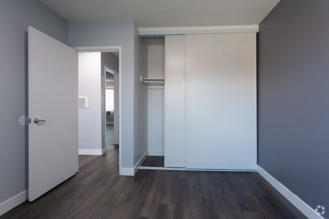 2BR, 1BA - 850 SF - Villa Los Pinos