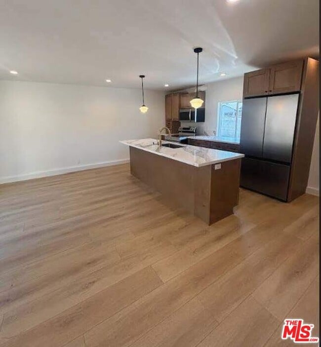 Building Photo - 16128 Devonshire St Rental