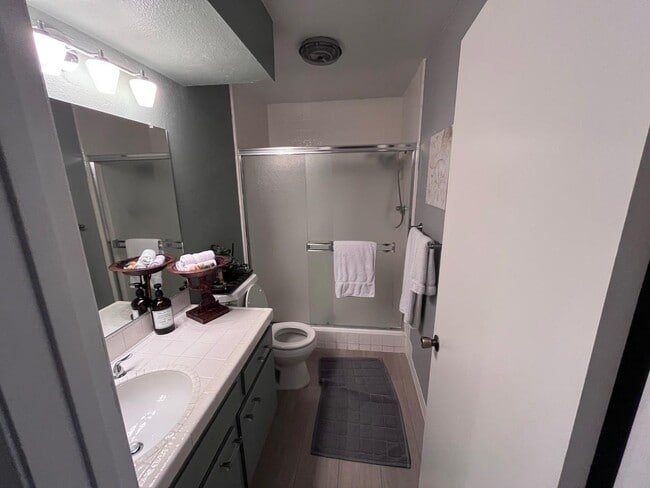 Photo - 1815 Glendon Ave