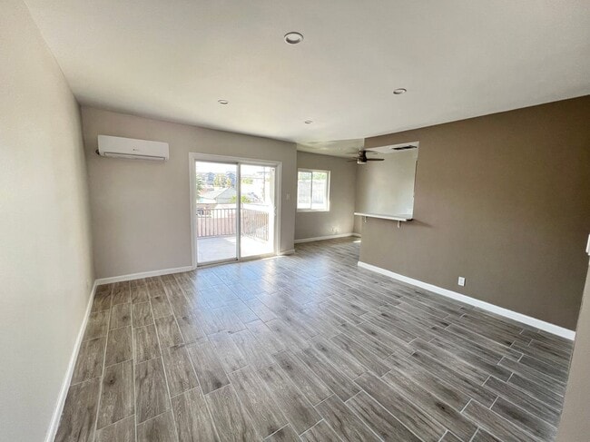 Photo - 9025 Mills Ave