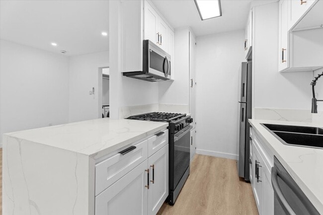 Photo - 1021 N Edinburgh Ave Unit 2