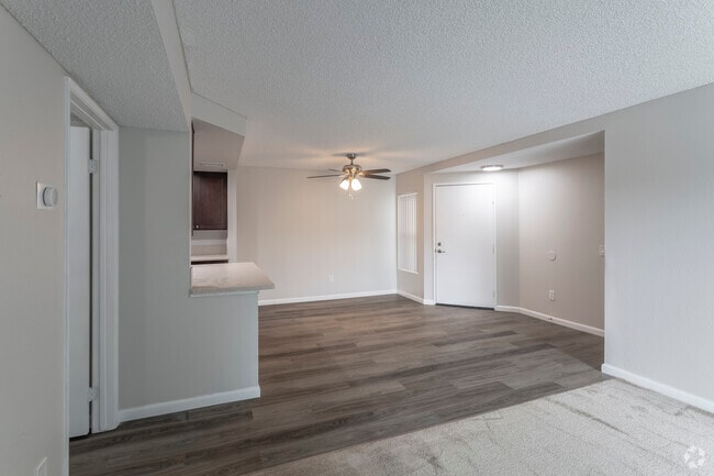 2 BR, 2 BA - 999 SF - The Willows