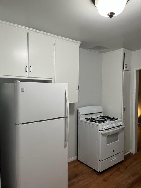 Appliances - 1408 N Edison Blvd Unit 1408