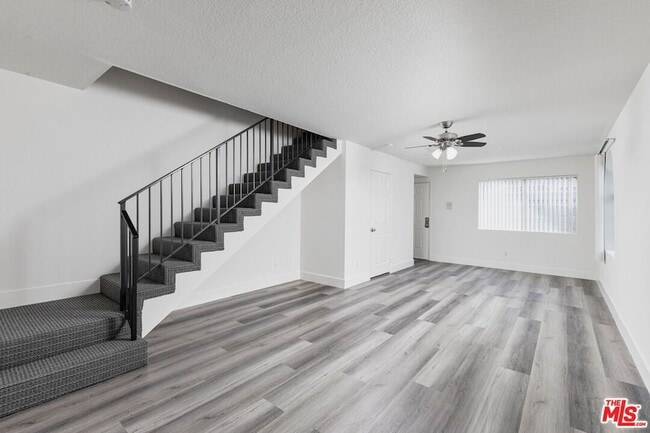Building Photo - 6616 Sylmar Ave