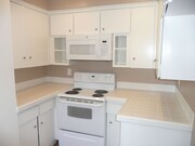 Photo - 4 bedroom home in Tustin