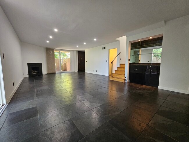 Building Photo - 4836 Balboa Ave Rental