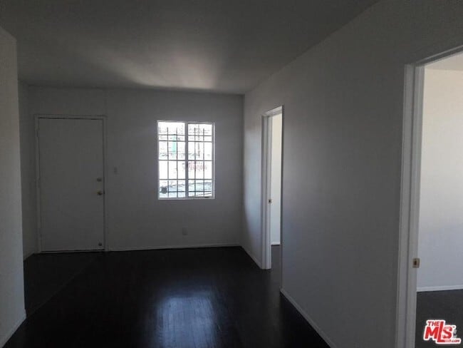 Building Photo - 3042 Rowena Ave Unit 3042 Rowena Ave Rental