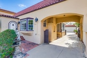 Photo - 129 S Swall Dr House