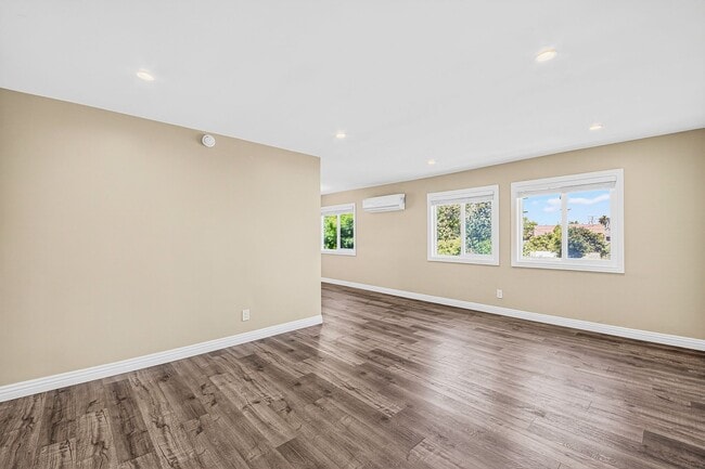 Photo - 1831 Lime Ave Unit 03