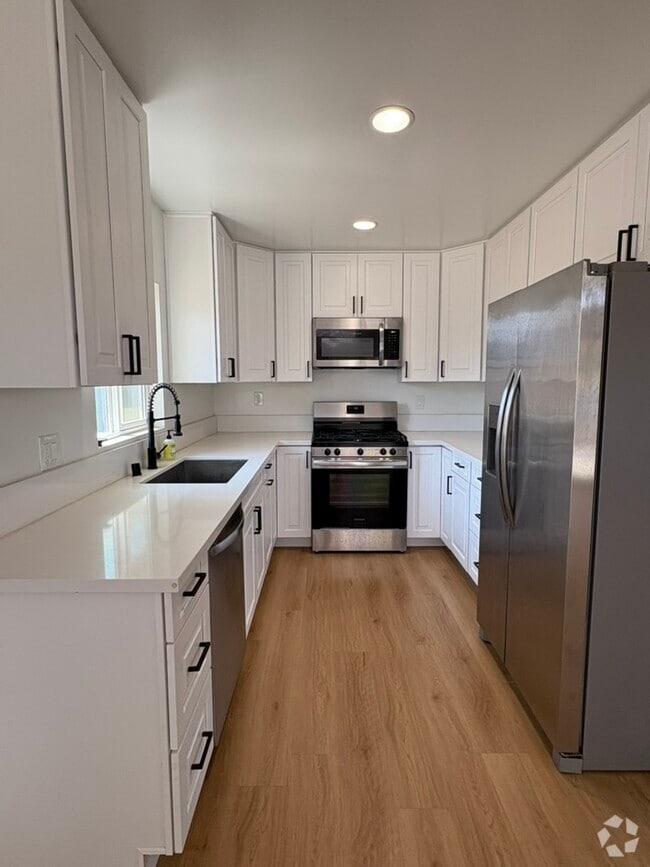 Building Photo - 8569 Blue Lake Dr Rental