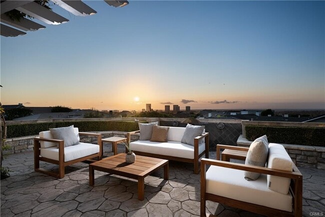 Photo - 2001 Yacht Resolute