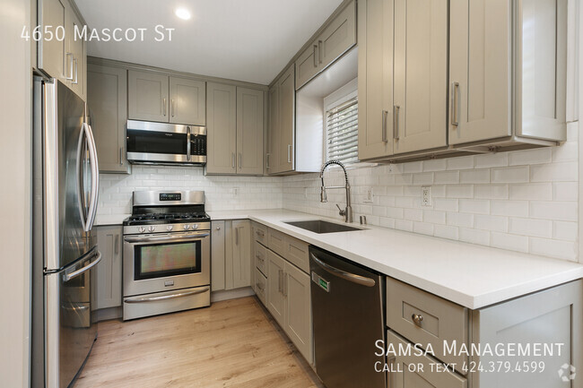 Building Photo - 4650 Mascot St Rental