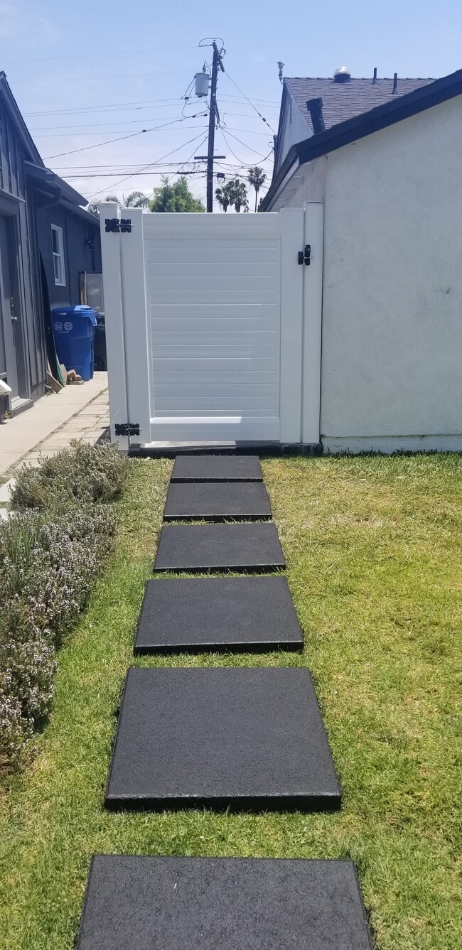 Building Photo - 11314 Malat Way Unit ADU1