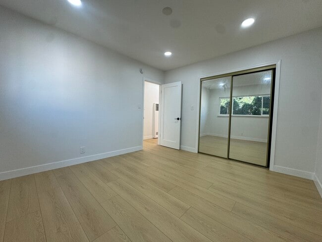 Photo - 3003 W Florence Ave Unit 4