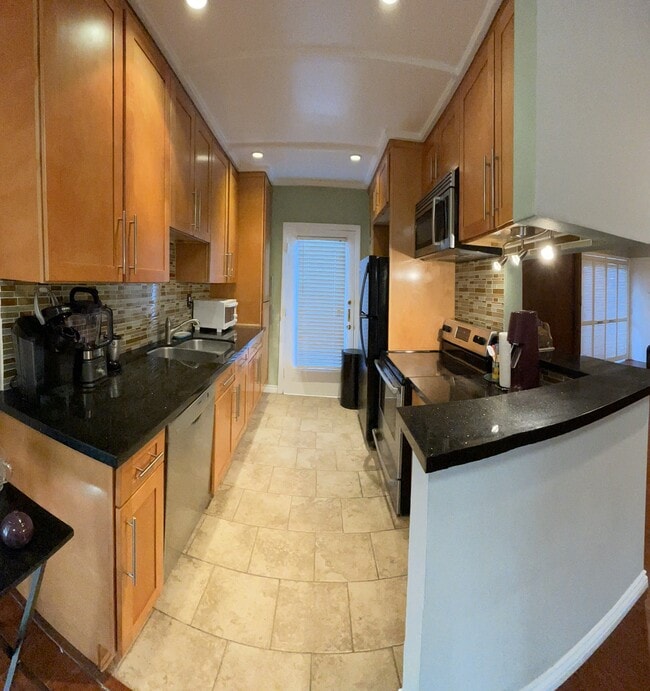 Photo - 5330 Zelzah Ave Unit 8