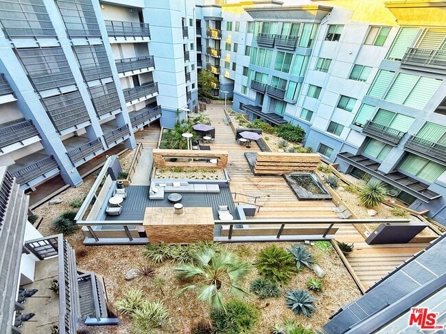 Building Photo - 629 Traction Ave Unit 604