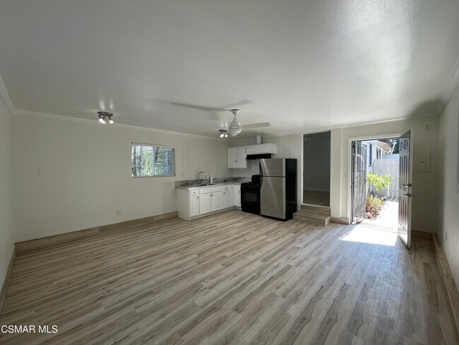 Photo - 20336 Lorne St