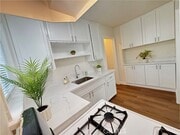 Photo - 549 N Niagara St