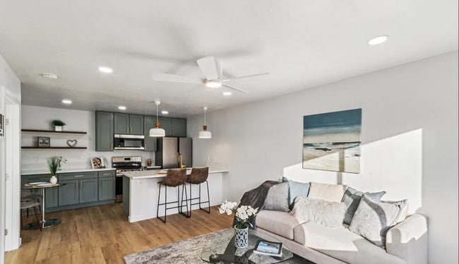 Building Photo - 935 Genter St Unit 8D Rental