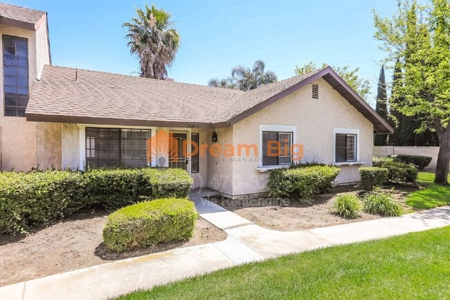 Building Photo - 2844 Oak Creek Dr