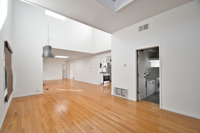 Photo - 4 Bedroom Home on Cul de Sac in Hermosa Beach ** Coming soon 4/21/2026**