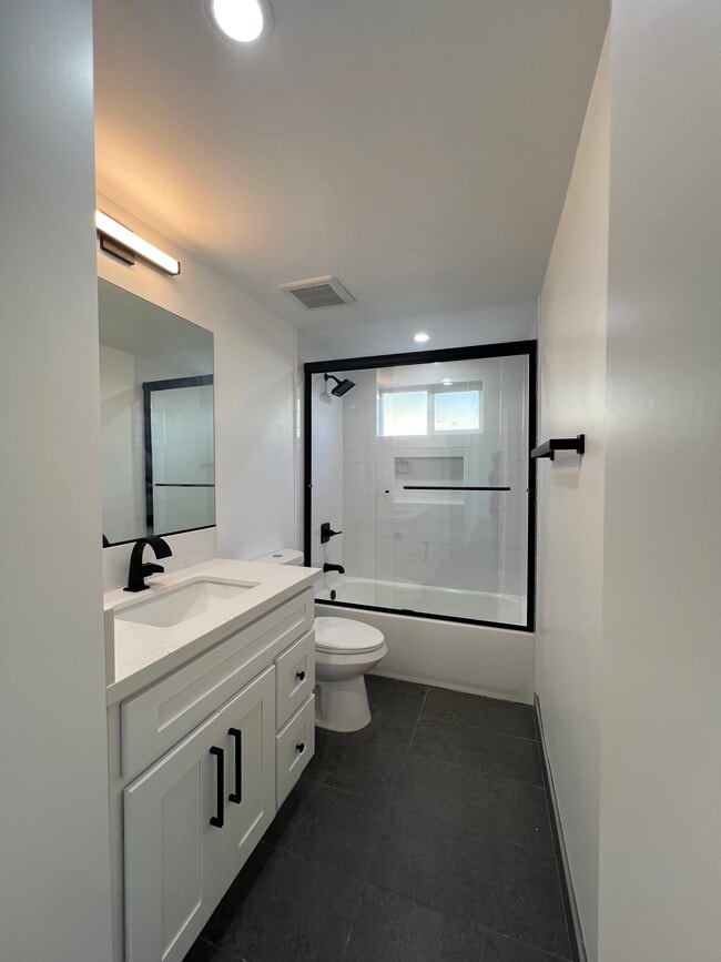 Photo - 4816 Hedda St Unit 1