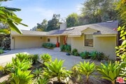 Photo - 1323 Roscomare Rd House