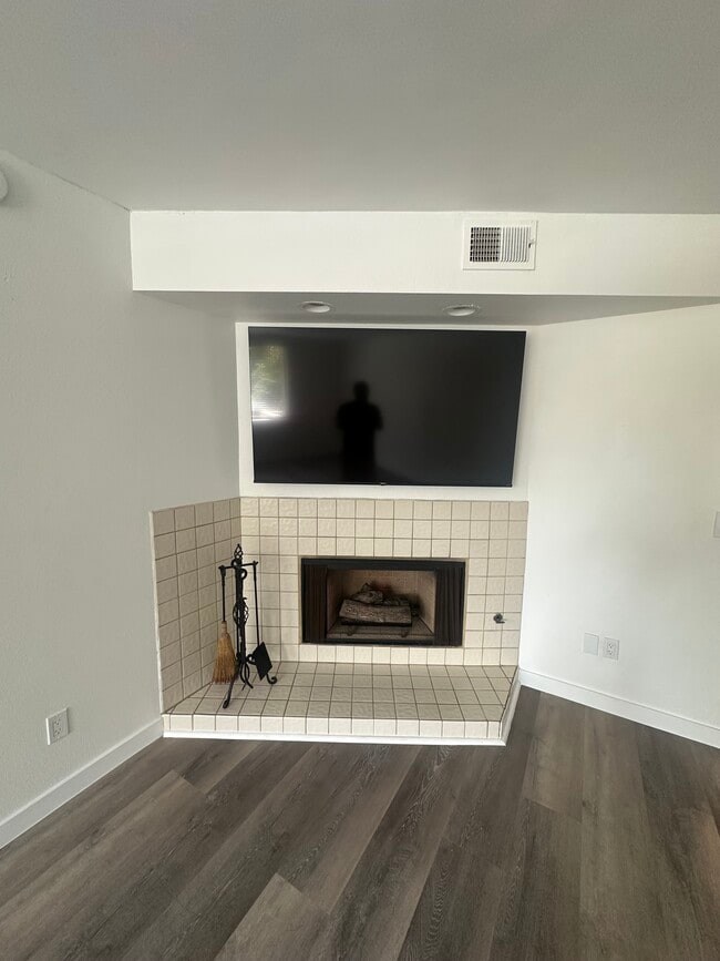 Building Photo - 3866 Basilone St Unit #3
