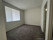 Photo - 913 E 2nd St