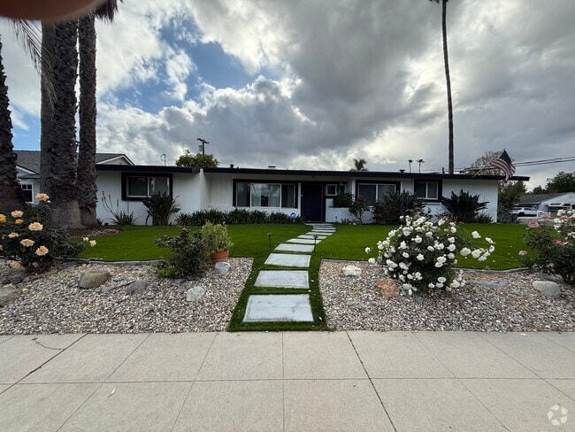 Building Photo - 9253 Petit Ave Rental