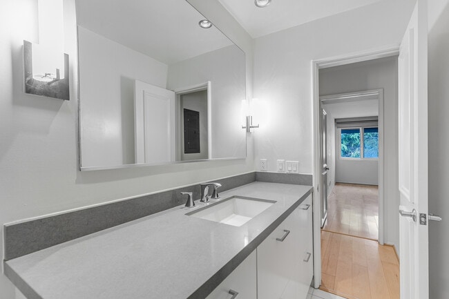 Photo - 8535 N W Knoll Dr Unit 213