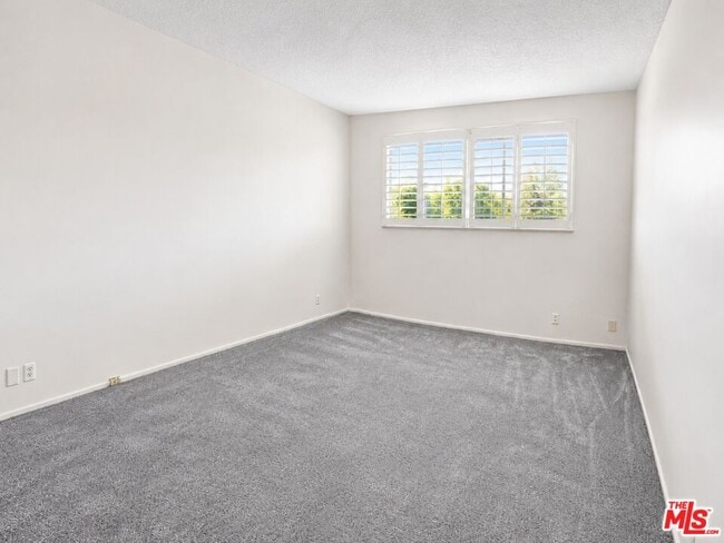 Photo - 3320 Griffith Park Blvd Unit 7