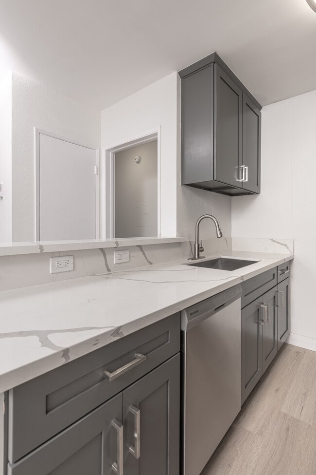 Photo - 1834 Bentley