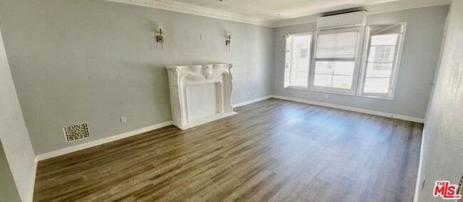 Photo - 164 S Elm Dr