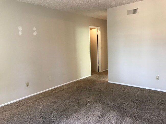 Photo - 4592 Benhurst Ave