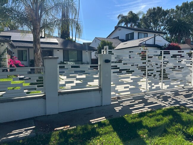 Photo - 4912 Alonzo Ave