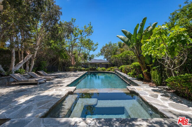 Photo - 7089 Birdview Ave