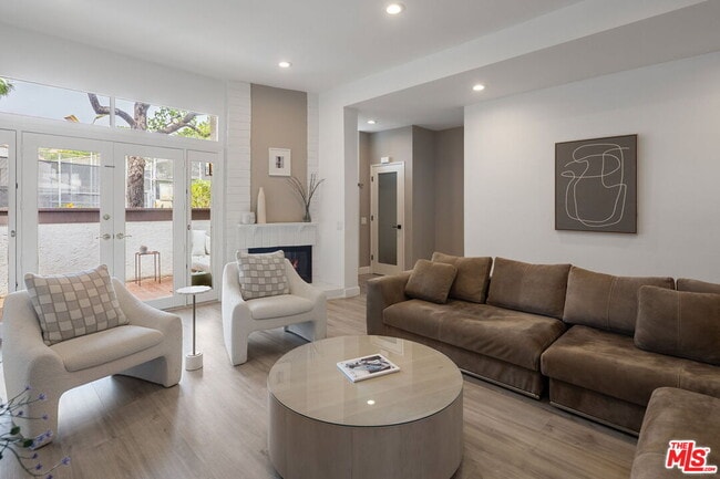 Photo - 17165 Palisades Cir